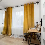 Atmospheric In A Historic Building By Renters Apartamento