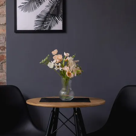 Atmospheric In A Historic Building By Renters Lägenhet