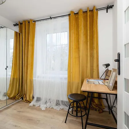 Atmospheric In A Historic Building By Renters Lägenhet