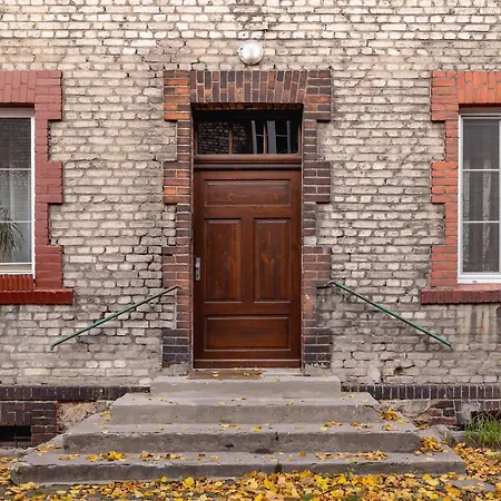Atmospheric In A Historic Building By Renters Lägenhet *