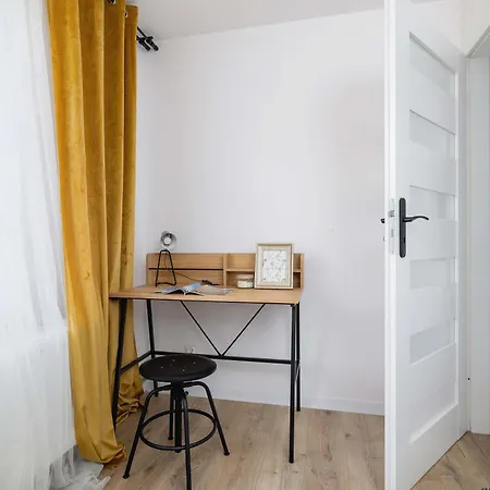 Atmospheric In A Historic Building By Renters Apartamento Czeladź