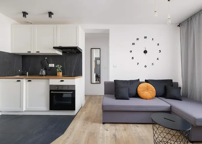 Atmospheric In A Historic Building By Renters דירה